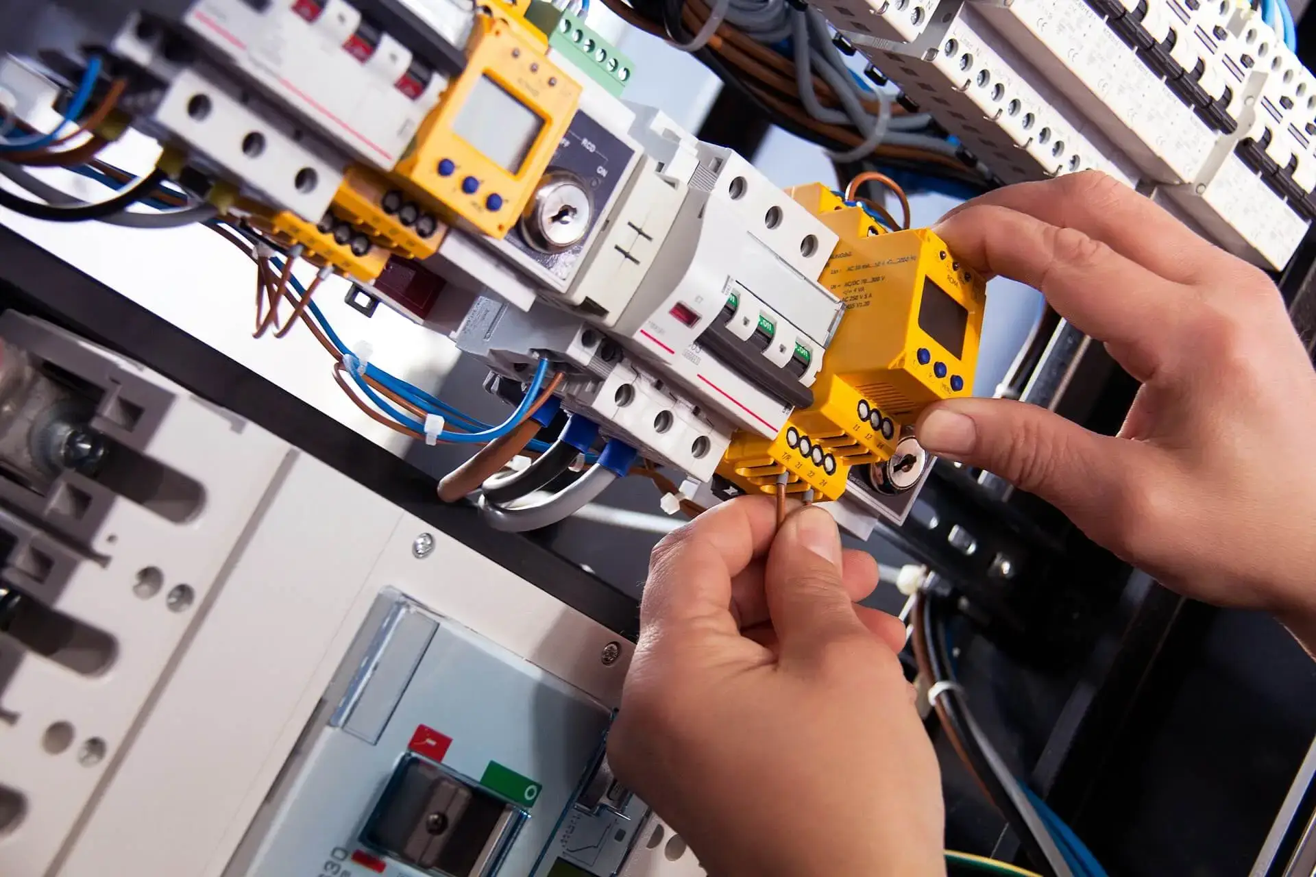 Certified electricians in Friern Barnet